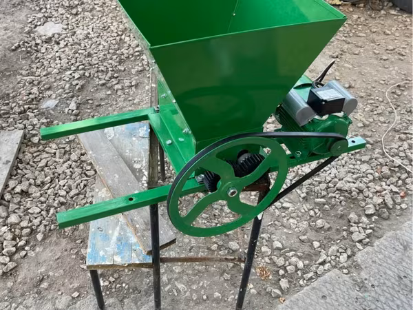 Producție specializată pentru recoltarea și producere a strugurilor !