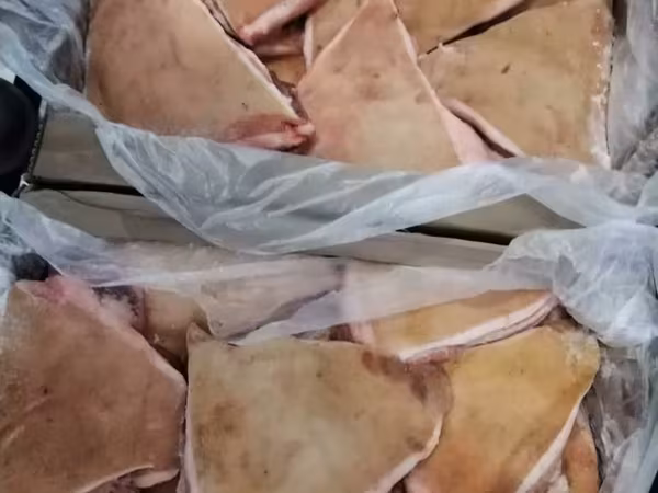 Щека свиная на шкуре