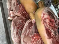 СВИНИНА

猪肉。家养猪肉，非常美味。每天都有新鲜猪肉供应。

现有以下部位：
	•	后腿肉
	•	前腿肉
	•	猪排和排骨
	•	五 — фото 3
