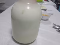 Козье молоко в Кара Балта цена 200ом л.и мёд 🍯 продаем горный кг — фото 1